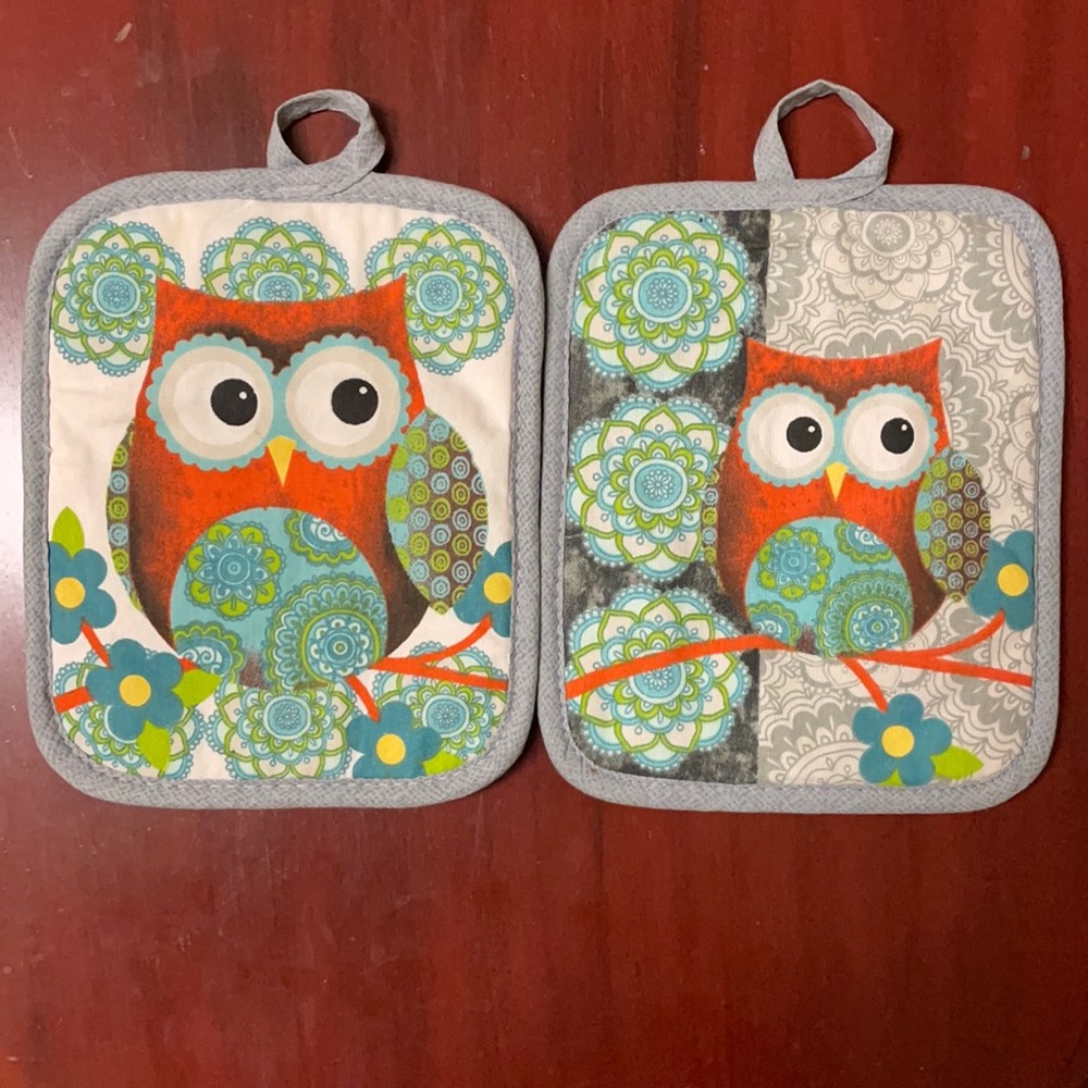 Owl oven pads. Not ever used  for the purpose of using the oven, only decoration